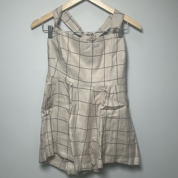 NWT! Revolve X Rumer the label Quinn Romper. Medium - Picture 6 of 8